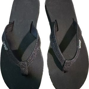 New w/out tags super soft Reef flip flops.
